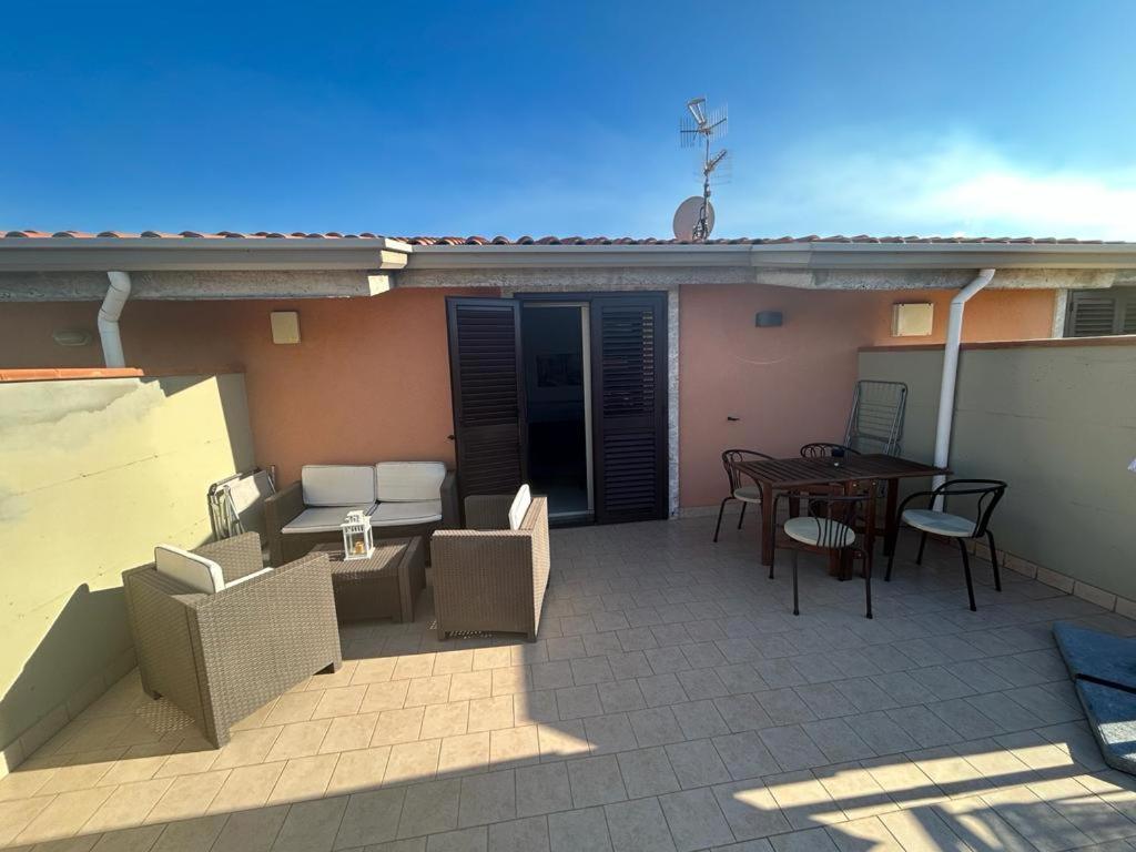 Nina Apartament Giardini Naxos Con Posto Auto Ngoại thất bức ảnh