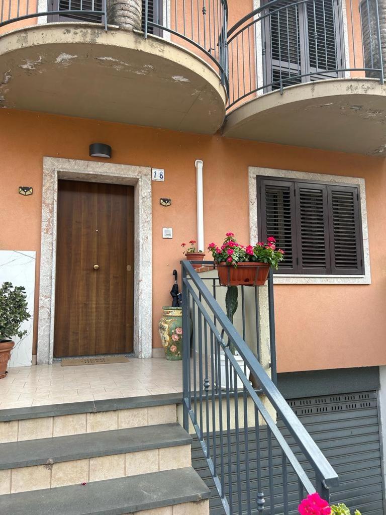 Nina Apartament Giardini Naxos Con Posto Auto Ngoại thất bức ảnh